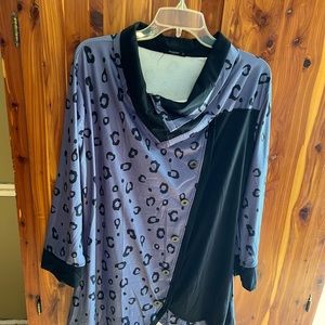 Reborn gray/black dress never worn is a 1X fits like a large New without tags